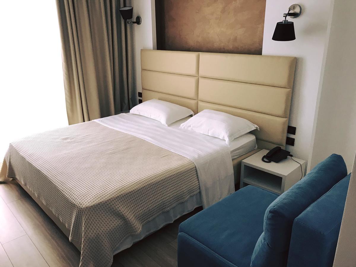 Hotel Morina Palace Dhërmi Kültér fotó