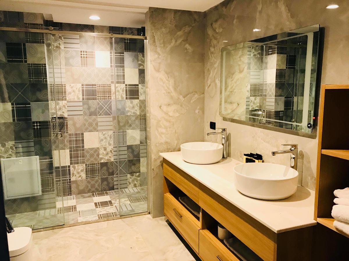 Hotel Morina Palace Dhërmi Kültér fotó